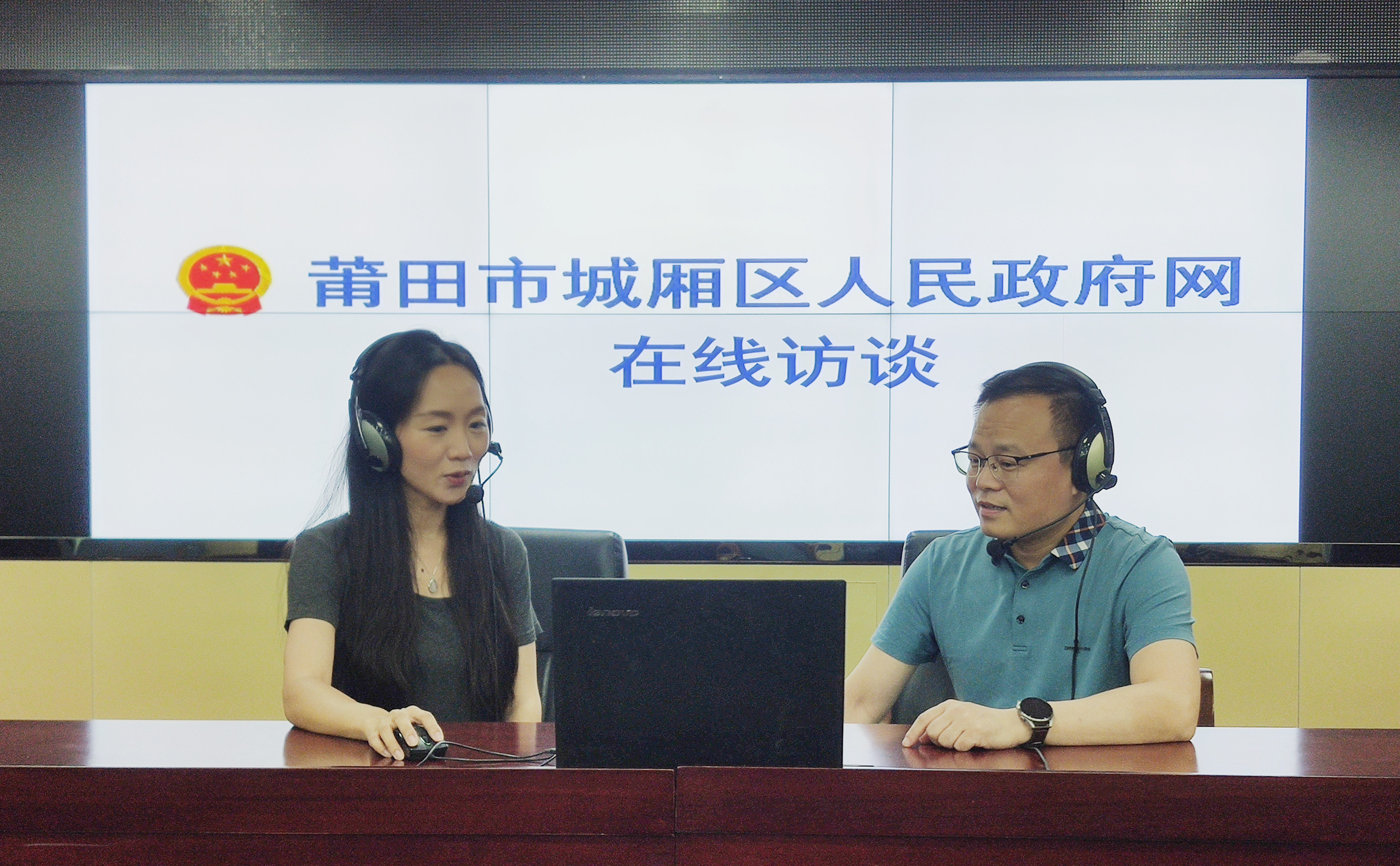 加快充电桩建设